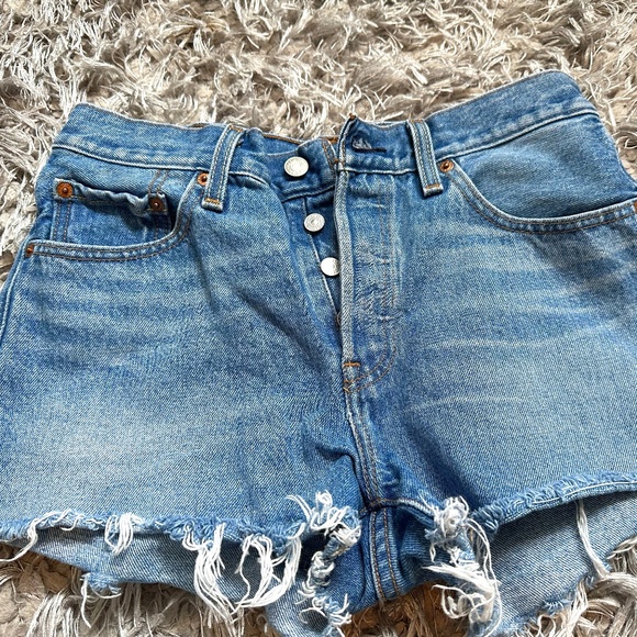 Levis high waisted shorts! - Picture 1 of 3